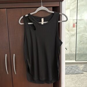 Alo Yoga ribbed peak tank. Black. Size small.